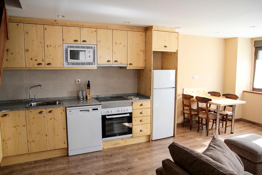 Apartamentos Snoe Mont Romies Salardú Szoba fotó