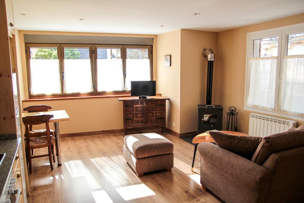 Apartamentos Snoe Mont Romies Salardú Kültér fotó