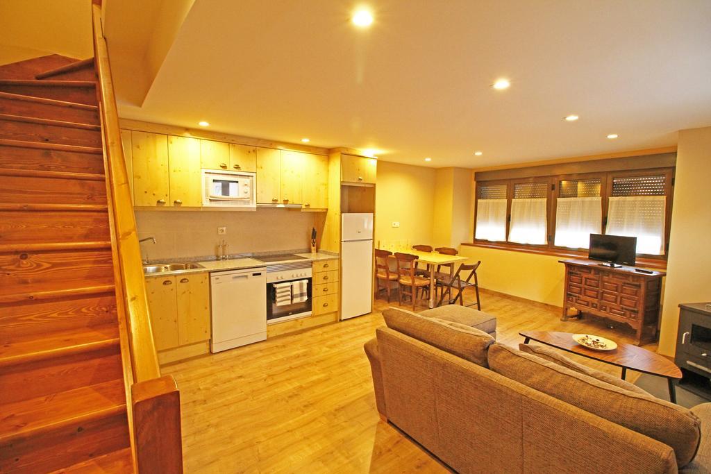 Apartamentos Snoe Mont Romies Salardú Kültér fotó